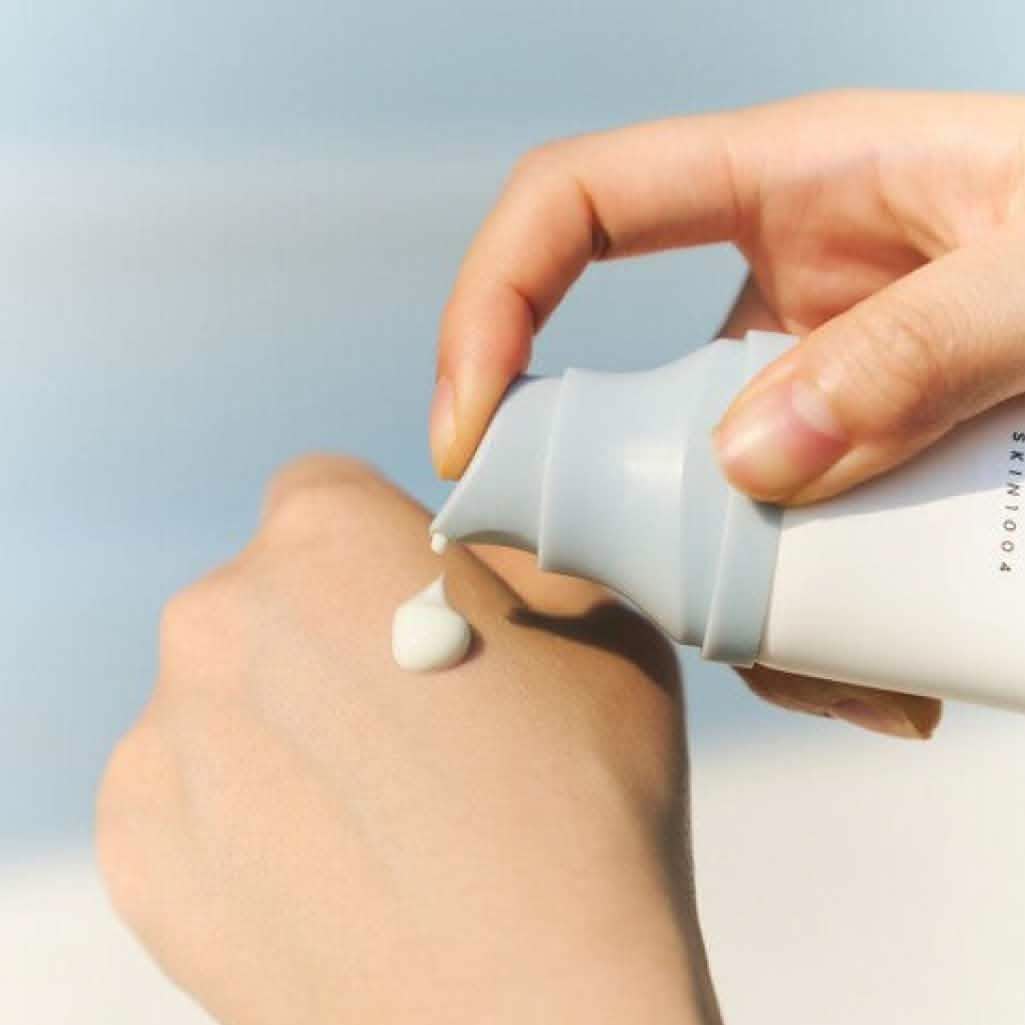 SKIN1004 Hyalu-Cica Water-Fit Sun Serum SPF50+
